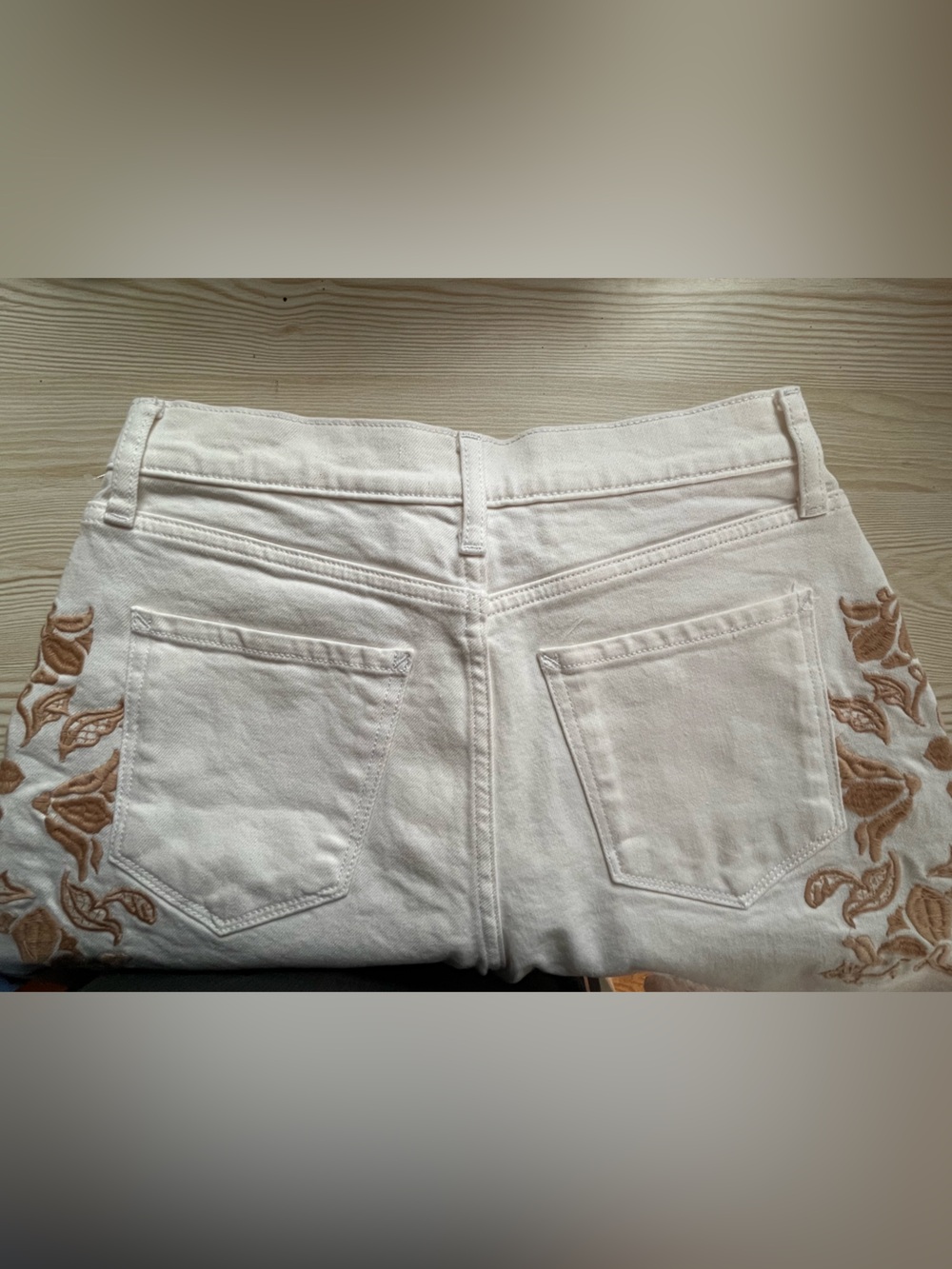 a.n.a Cream Denim Shorts y with Tan Floral Embroidery - Picture 4 of 8